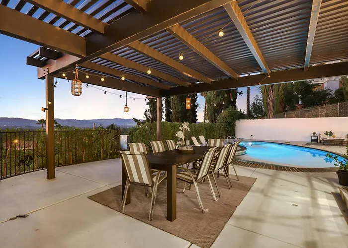 Modern Farmhouse With Panoramic Hill Views, Heated Salt Water Pool, Hot Tub