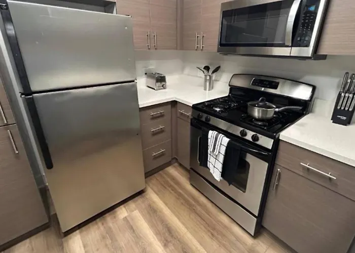 Westerly 2 Bedroom Apartment Marina Del Rey Near Venice Beach!