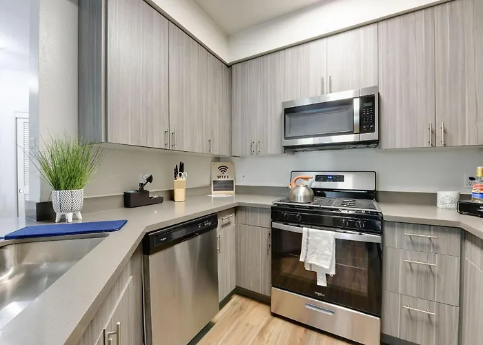 Nautical 2 Bedroom In The Of Heart Marina Del Rey