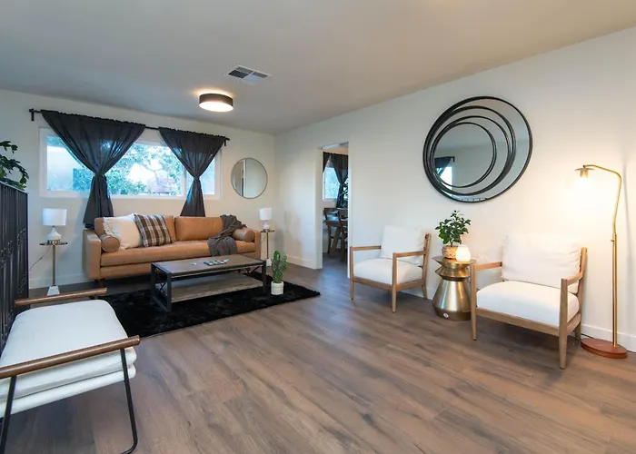 Superb Apartment Near Dtla