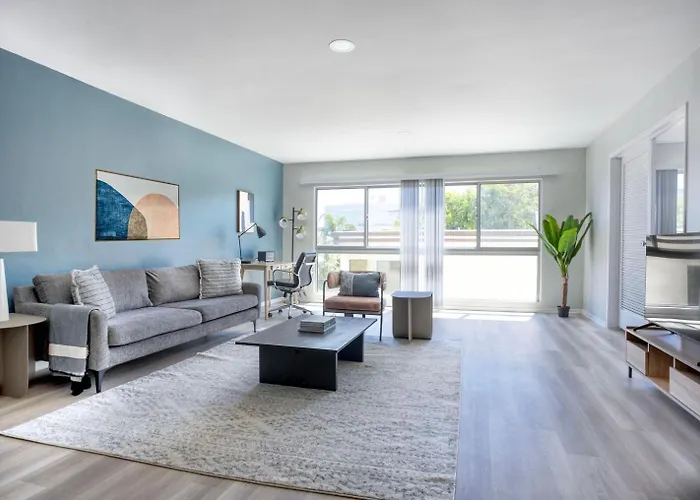 Beverly Hills 2Br W Pool Nr Shops Groceries Lax-1131