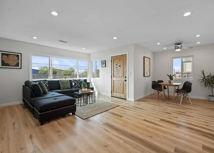 Los Angeles Inglewood Completely Renovated Oasis