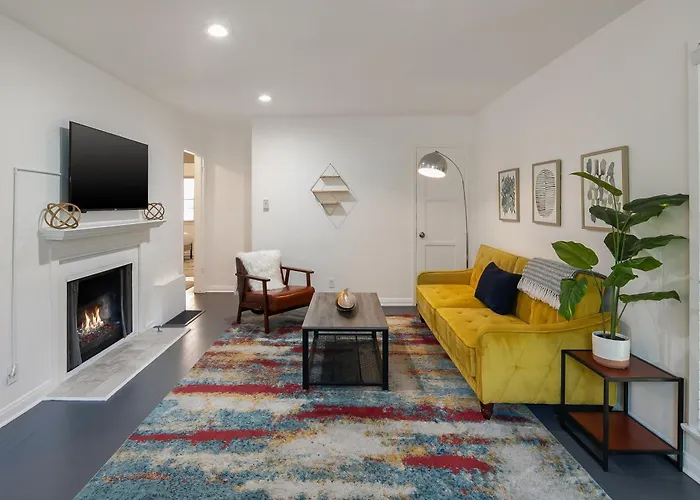 Quaint 1Bd 1Ba Bungalow
