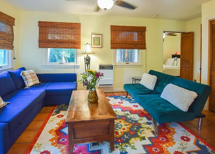 Venice Beach Garden Retreat - Yard, Cabana, Parking, 50 Feet To Beach
