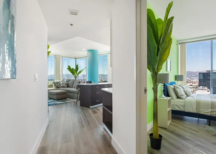 Gorgeous Luxury High Rise W/Prvt Parking