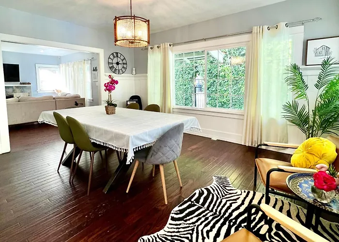 Hollywood House With Parking - Walk To Attractions