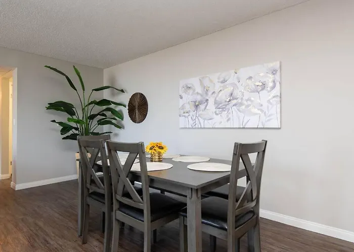 Hollywood 2Bed Apt W Rooftop Pool & Panoramic View 211
