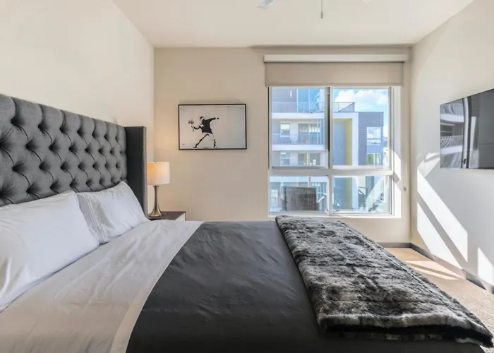 New Weho Luxurious Apartment D