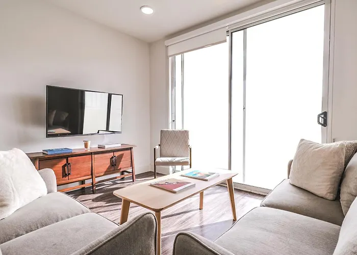 Modern 2Bd & 2Bth Santa Monica 5 Min To The Pier