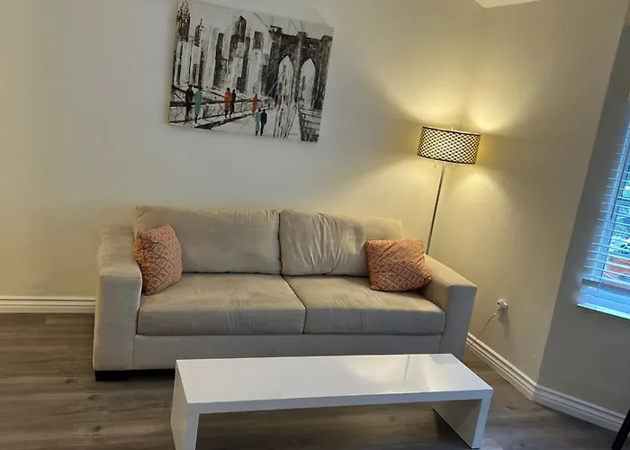 2Bedroom & 1Bath Home Near Universal Studio & Hollywood