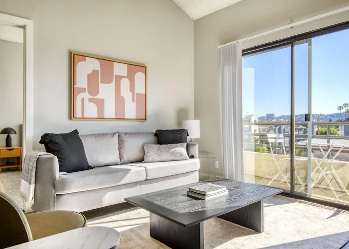 N Hollywood 2Br W Gym Pool Nr Tj Shops Lax-633
