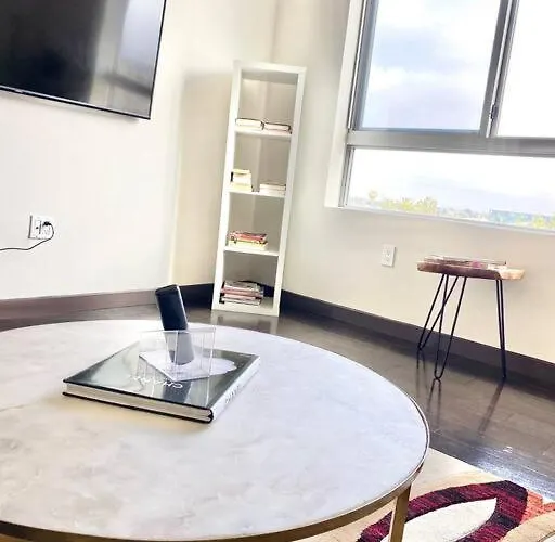 Cute Cozy Unit In West Hollywood