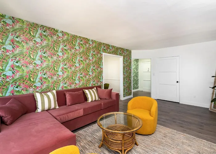 A Slice Of Paradise: 2Br Apt. With Hot Tub