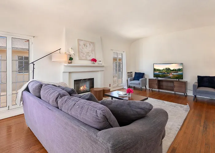 Spacious Family-Friendly Home W/ Hot Tub