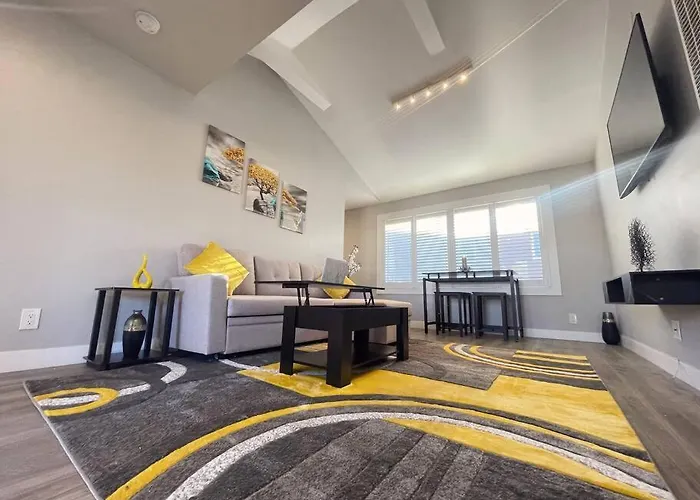 Nightly Modern 1 Bed 12A