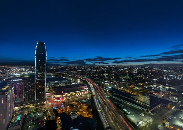 Lavish High-Rise 2Bed Apt In The Hearth Of Downtown La