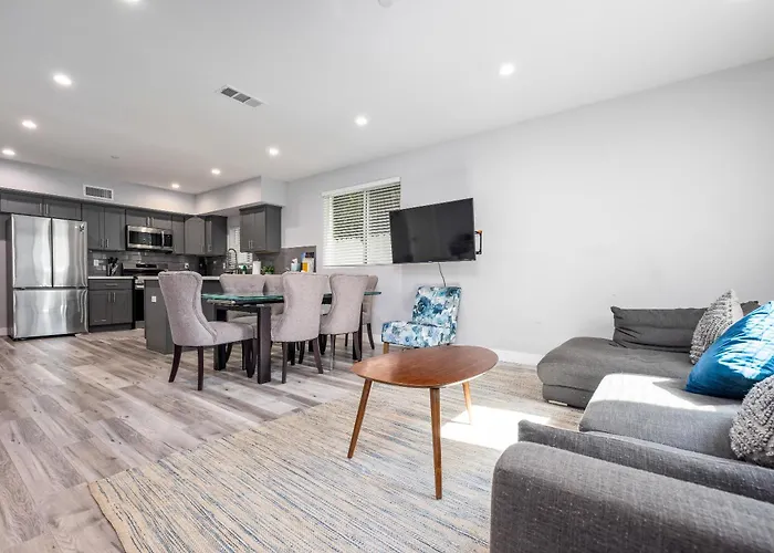 Luxury Living Steps Away From Downtown La