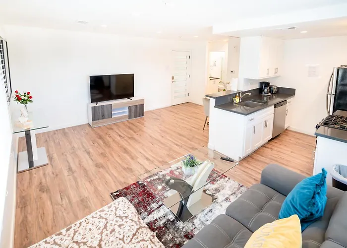 Sleek 1-Bedroom Apartment With Ac & Gated Parking Space