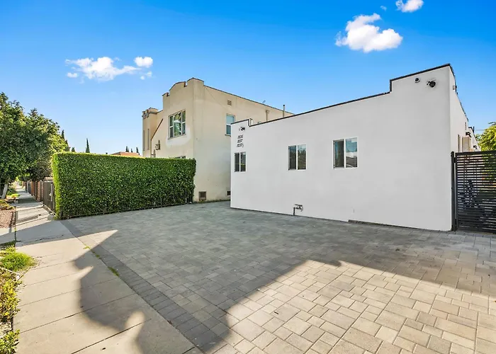 Muirfield Chic City Bungalow With Parking