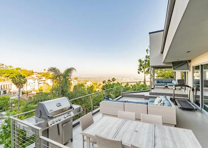 6Mil 5Br Sunset Strip Villa Jetliner Oasis