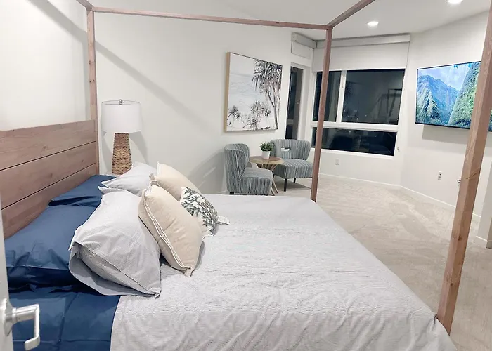 Wake Up To Spectacular Marina Views In This 2 Bedroom Condo