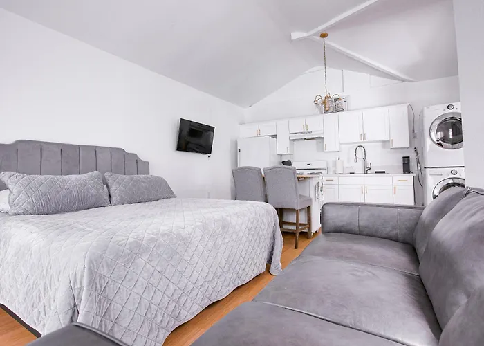Cozy Private Studio In Granada Hills Near Csun, Universal