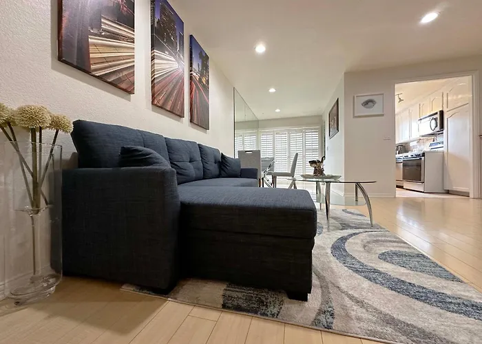 1 Bd Condominium Near Sunset Blvd Los Angeles