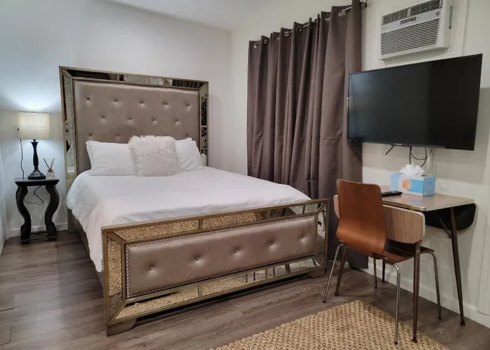Guest Suite Near La Cienega Park Beverly Hills