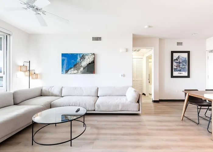 New 2Br Weho Condo Getaway Stay D