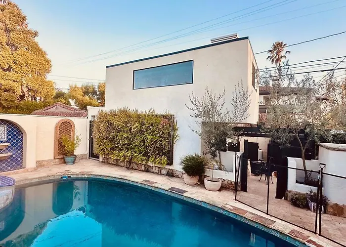 New Private Villa By Beverly Hills And The Grove Spacious 2 Story Unit In The Best Part Of La