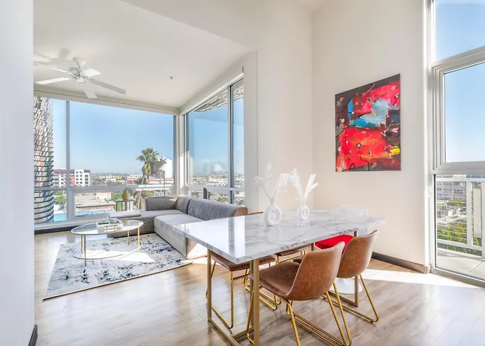 Penthouse 2Br With Jetliner Views In West Hollywood
