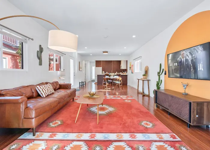 Southwest Chic Bungalow In The Heart Of Hollywood