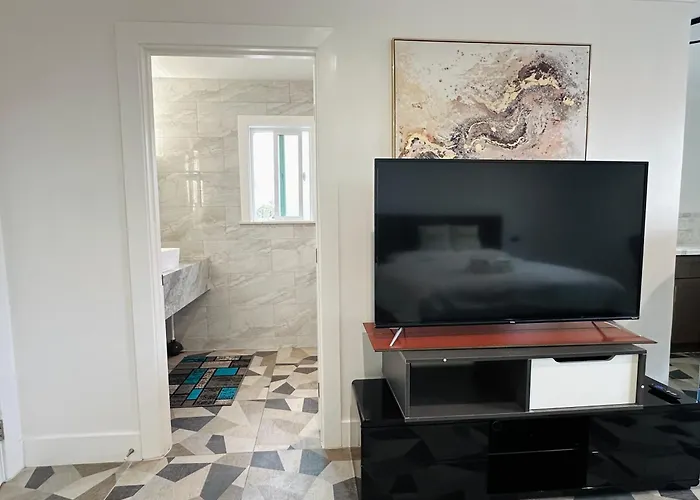 Luxe Stay Room With Private Bathroom 55
