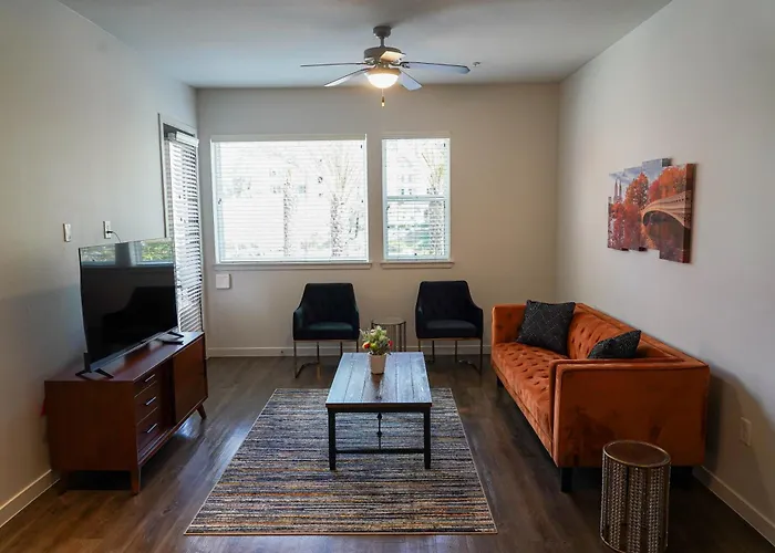 Lux 2 Bedroom In Woodland Hills