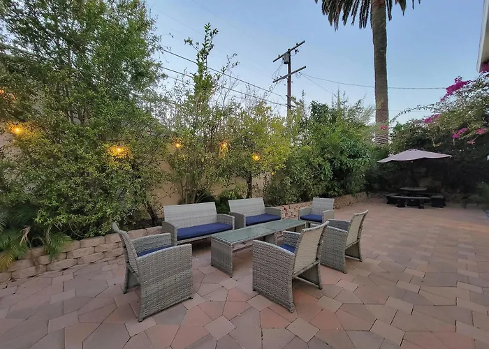 3 Bedroom Apartment By The Mrc Hotel And 5 Minutes To Rodeo Drive Wifi Tv Patio Walk To Restaurants