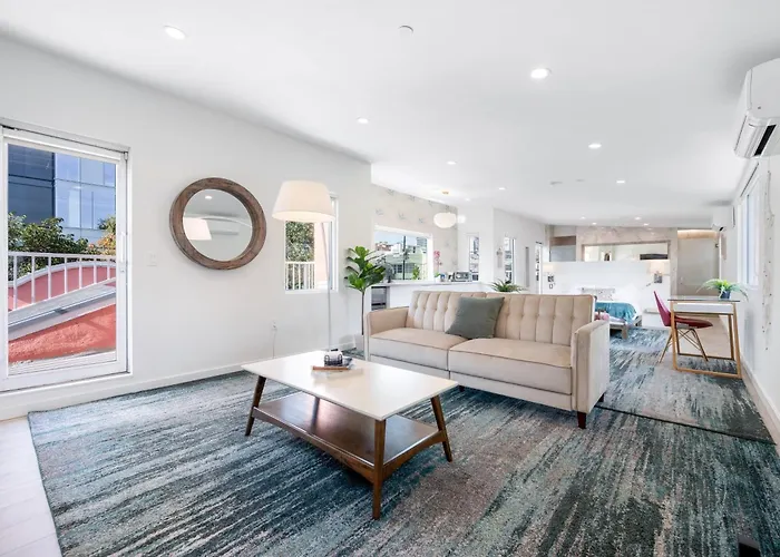Day Dreams By Avantstay Private Balcony A Hollywood Location