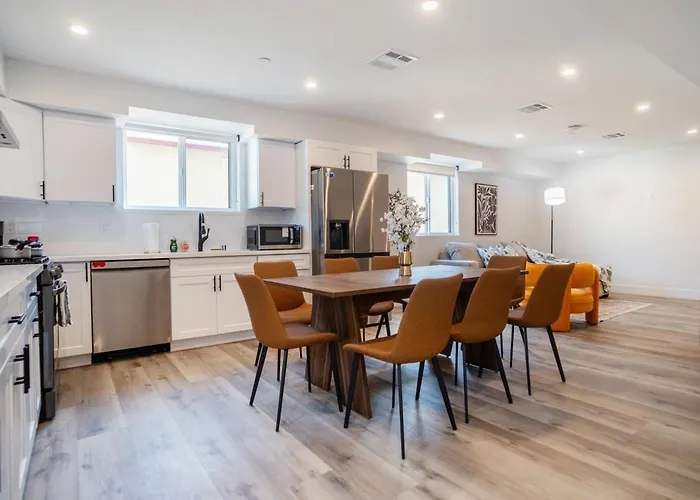 Chic & Comfortable Space Near Downtown La & Usc