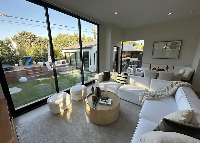Zenice Beach Luxury Home - Sauna, Cold Plunge, Spa