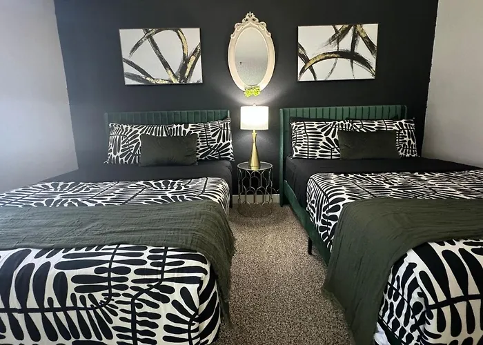 Luxury One Bedroom Apartments Free Parking&Pool