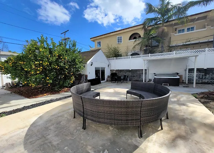 Spacious 5Br Private Home 5 Minutes To Rodeo Drive With Hot Tub Spacious Backyard Parking