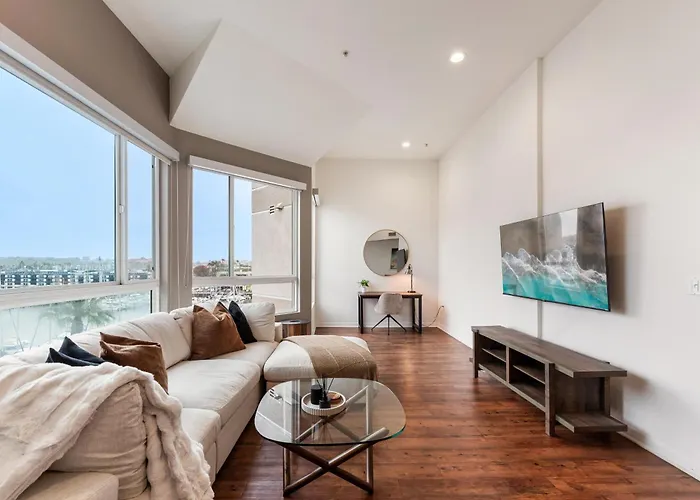 Opal Escape - Penthouse Marina View Private Rooftop
