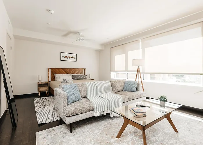 King Apartment In West Hollywood
