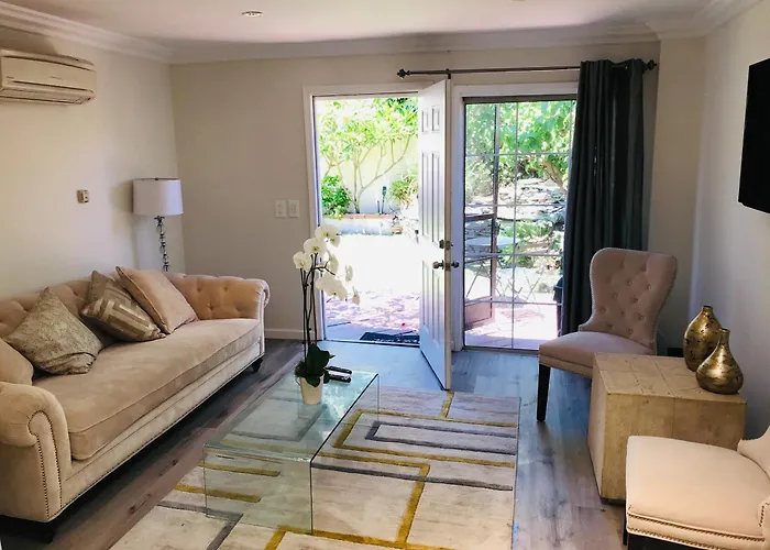 2Bd Cozy Beverly Hills