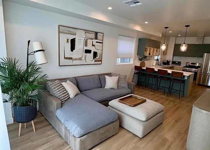 New Luxe 3B 3Bath Townhouse