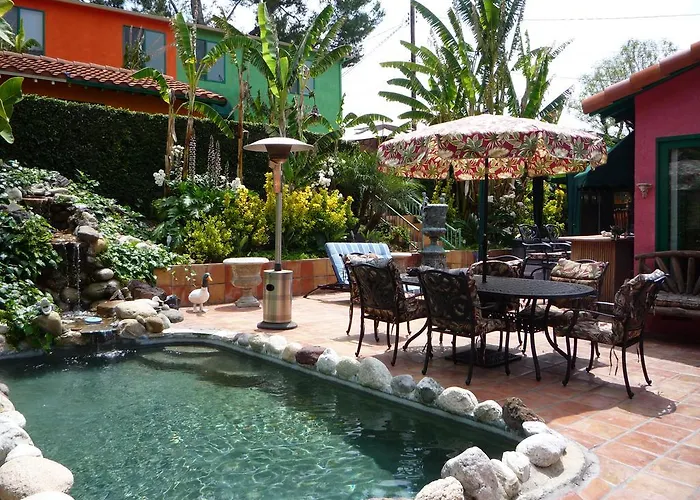 Woodland Hills Calabasas Guesthouses