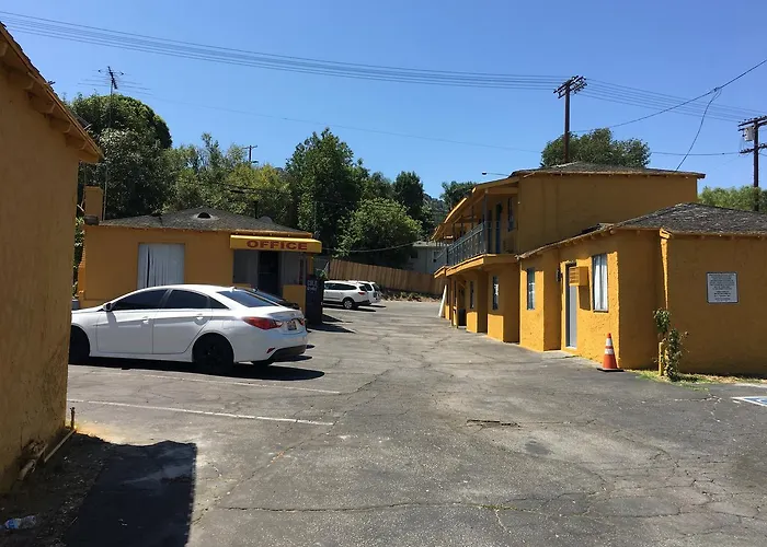 Universal Inn