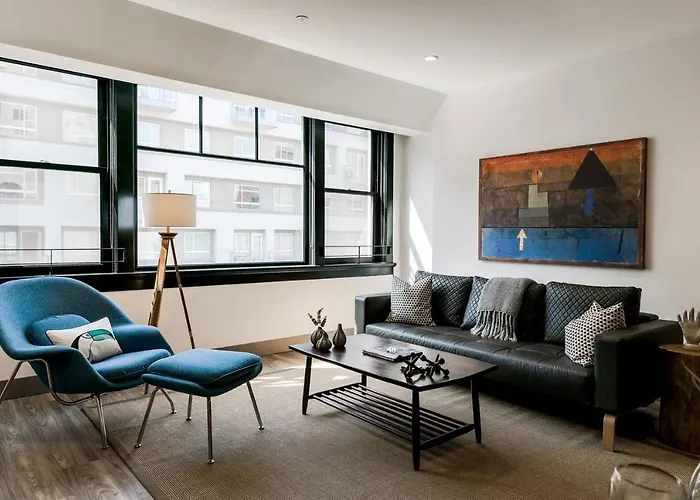 Bright, Cozy & Clean In Dtla W/ Amazing Rooftop!