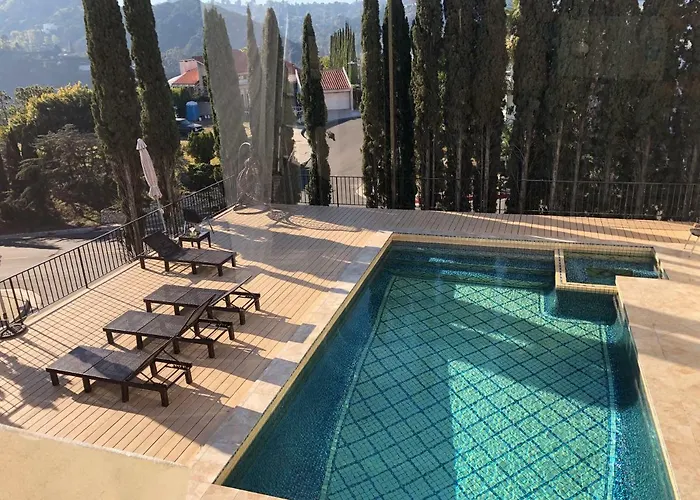 Hollywood Hills Private Room