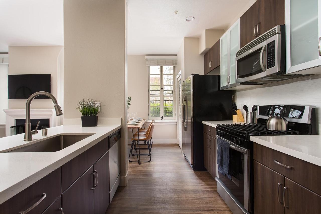 Westwood Luxury Suites Aparthotel