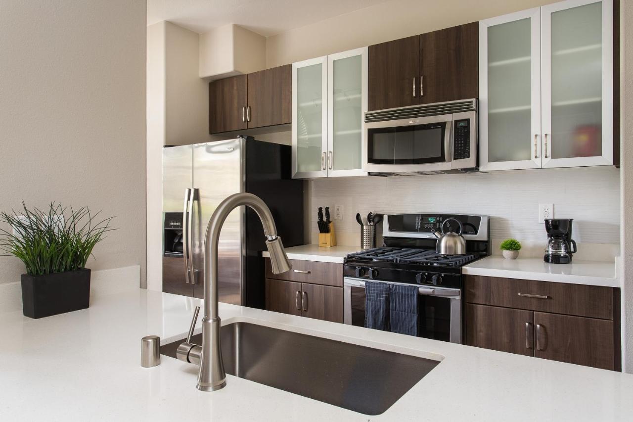 Aparthotel Westwood Luxury Suites